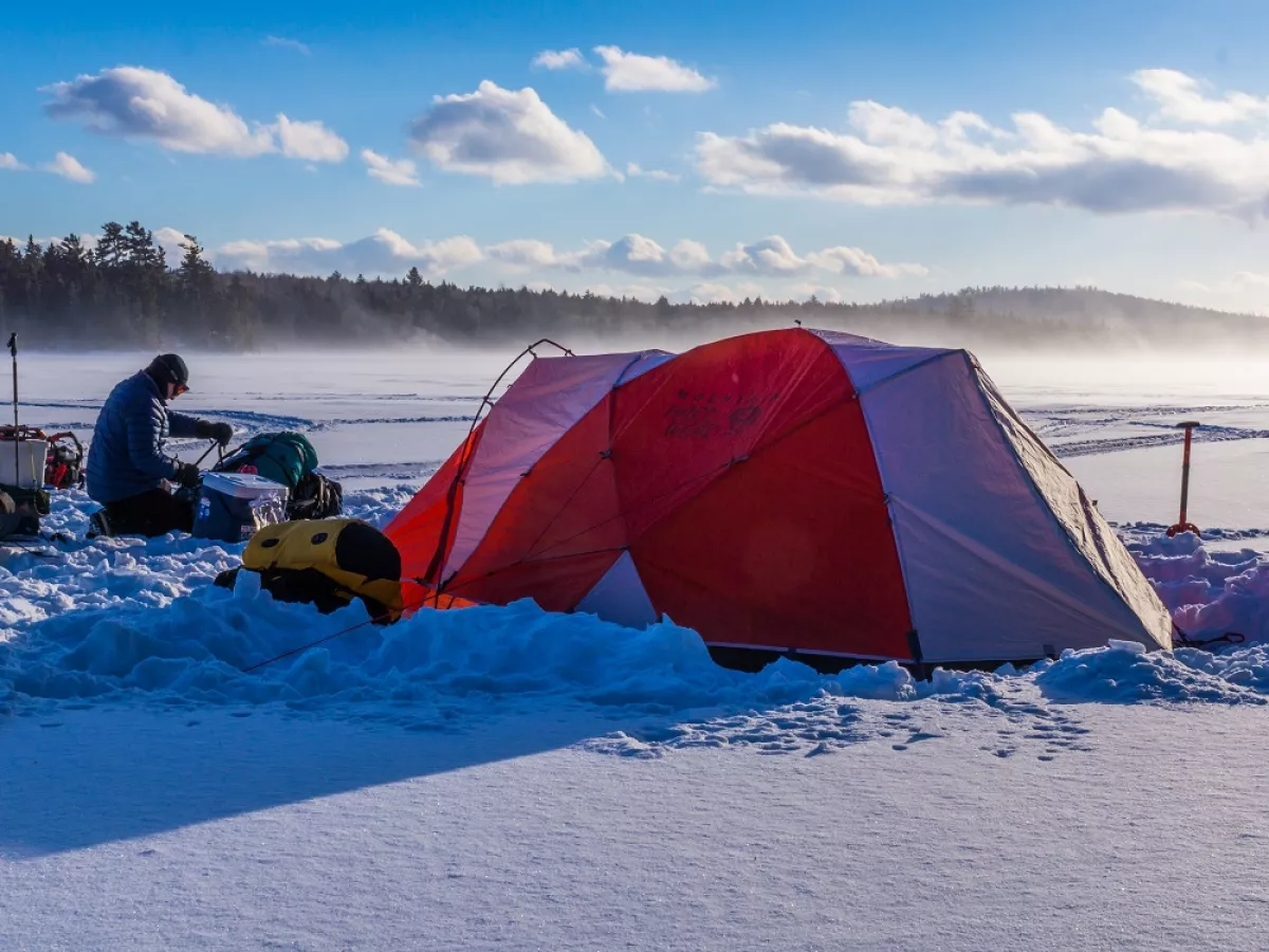 Tent in outlet snow